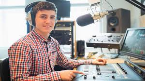  DIPLOMA IN RADIO,VIDEO JOCKEY & NEWS READING